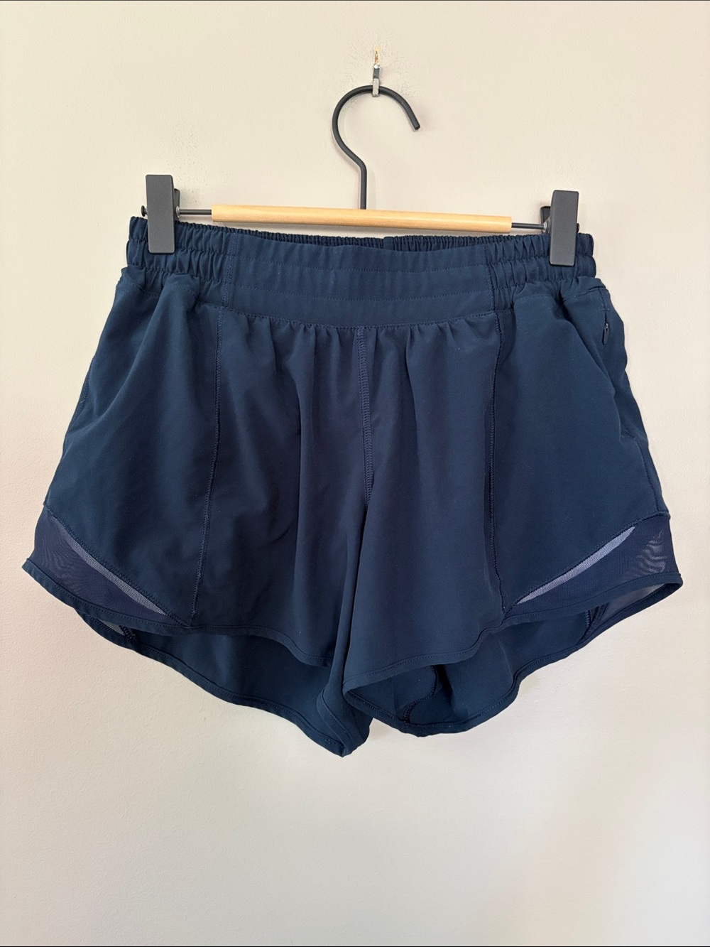 Lululemon Hotty Hot Short II Long 4” Size 6 Navy Blue Athletic Running Workout - Picture 1 of 6